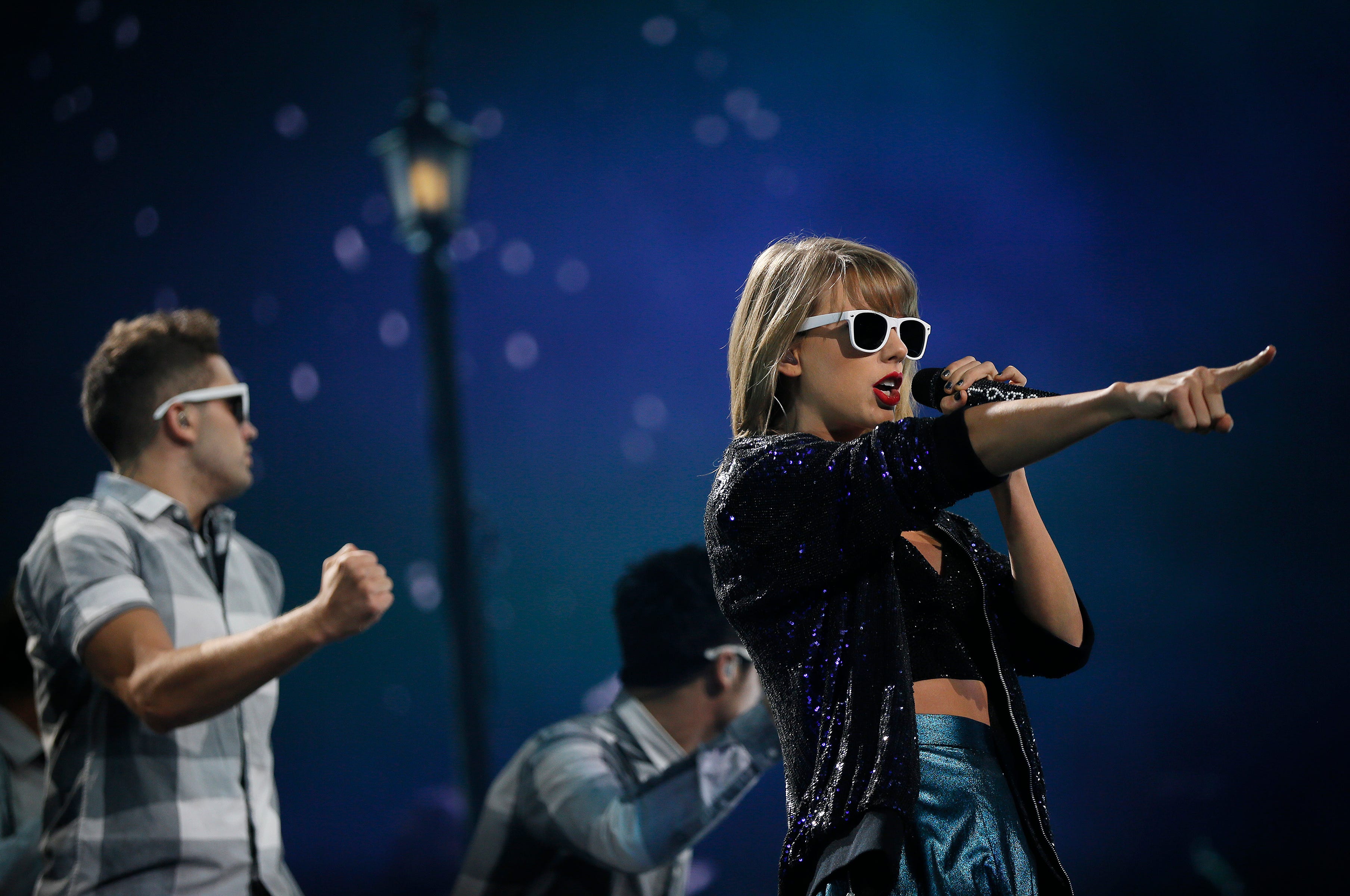Taylor Swift performs the first of two shows on her 1989 World Tour at Nationwide Arena in Columbus on Sept. 17, 2015. (Adam Cairns / The Columbus Dispatch)